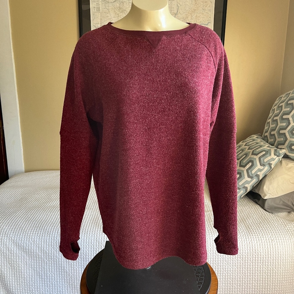 Six/Fifty Women's Sz. M Red Soft Fuzzy Sweatshirt w/Thumb Loops